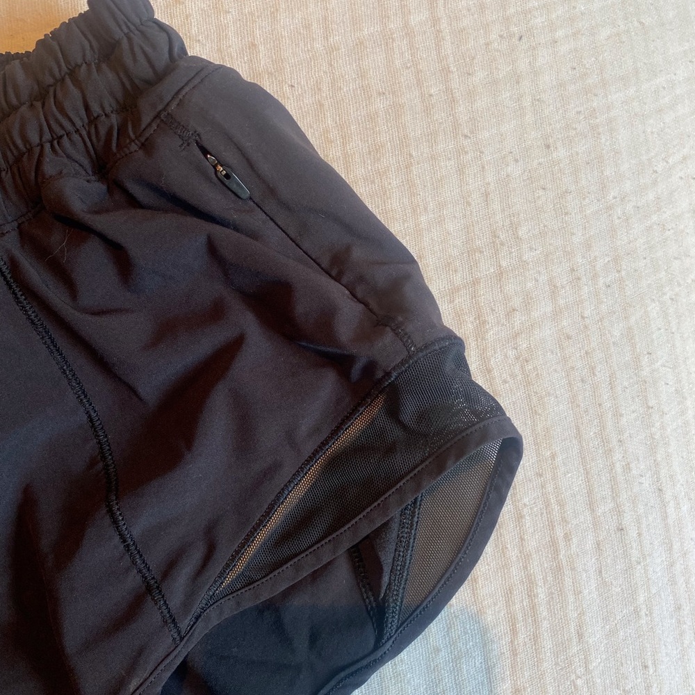 Lululemon Hotta Hot Short 2.5 length size 6